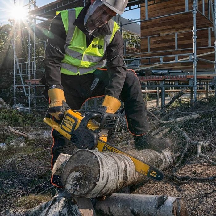 DEWALT 54V XR DCM575N-XJ FLEXVOLT CHAINSAW - Image 5