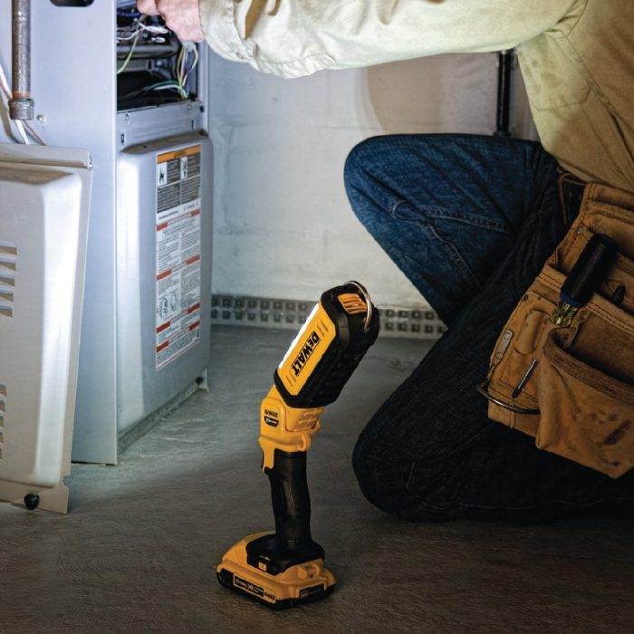 DEWALT 18V DCL050-XJ HANDHELD LED WORKLIGHT - Image 9
