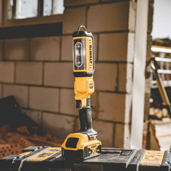 DEWALT 18V DCL050-XJ HANDHELD LED WORKLIGHT - Image 8