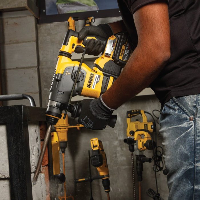 DEWALT 54V DCH333NT-XJ BRUSHLESS 3 MODE SDS-PLUS HAMMER 30MM - Image 6