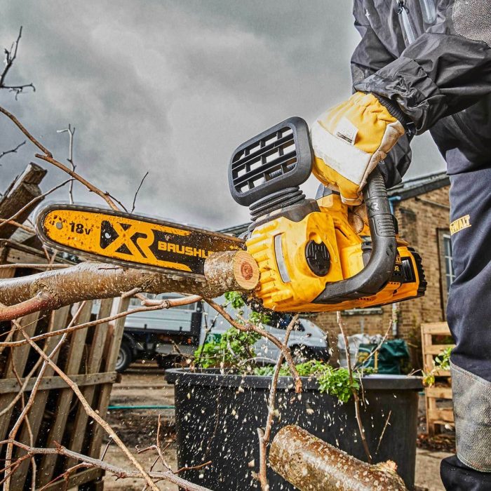 DEWALT 20V XR DCM565N BRUSHLESS 250MM (10") COMPACT CHAINSAW - Image 8