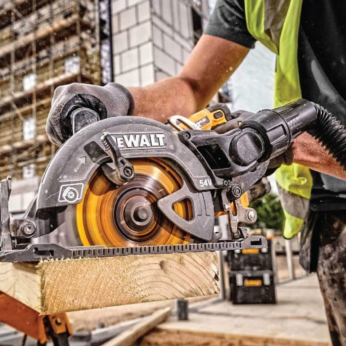 DEWALT 54V XR DCS577N-XJ 190MM HIGH TORQUE CIRCULAR SAW - Image 4