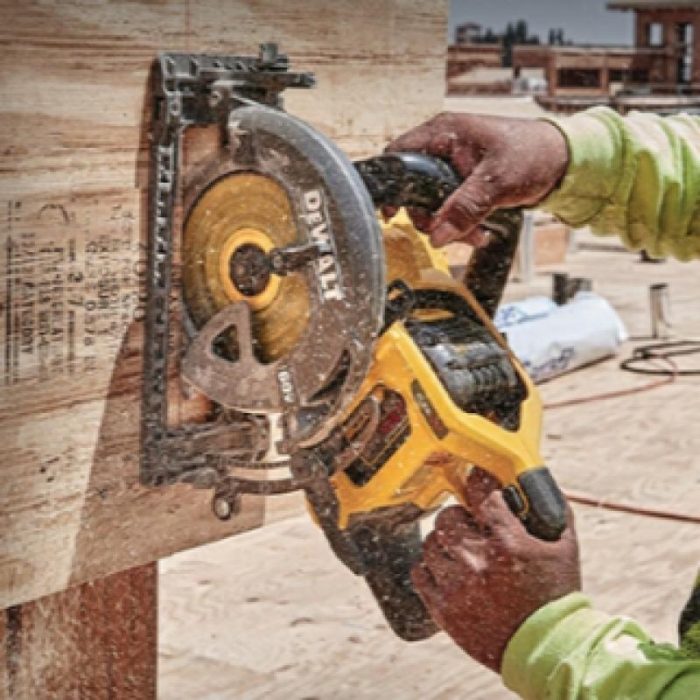 DEWALT 54V XR DCS577N-XJ 190MM HIGH TORQUE CIRCULAR SAW - Image 5