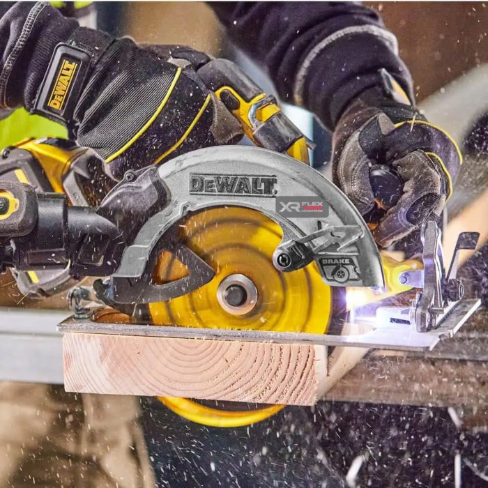 DEWALT 54V XR DCS577N-XJ 190MM HIGH TORQUE CIRCULAR SAW - Image 7
