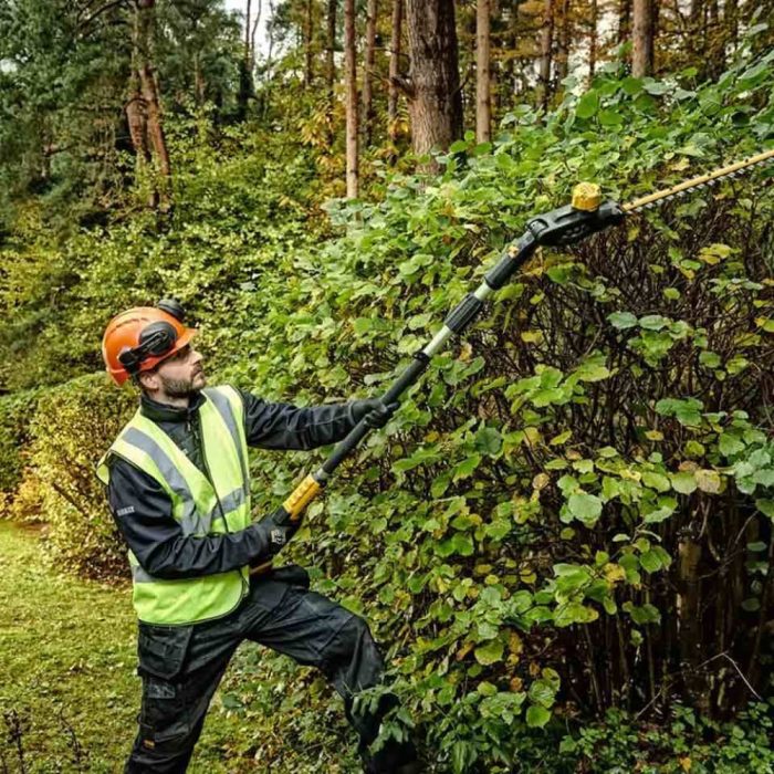 DEWALT 20V DCMPH566N BRUSHLESS POLE HEDGE TRIMMER - Image 6