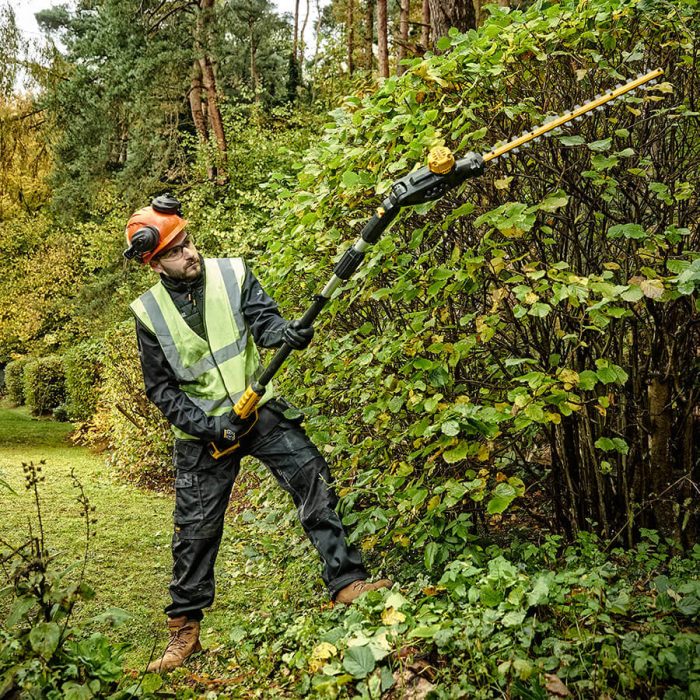 DEWALT 20V DCMPH566N BRUSHLESS POLE HEDGE TRIMMER - Image 9