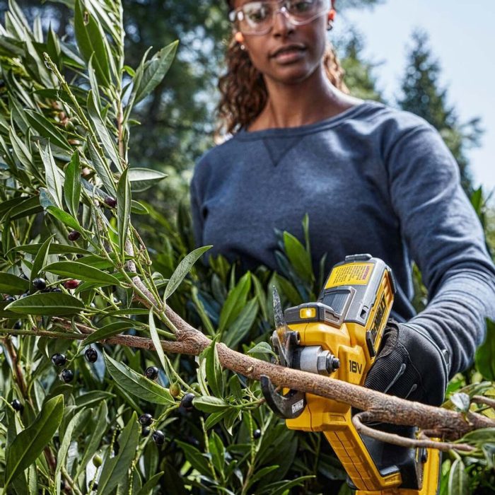 DEWALT 20V DCMPP568N CORDLESS POWER PRUNER SHEARS CUTTER - Image 6
