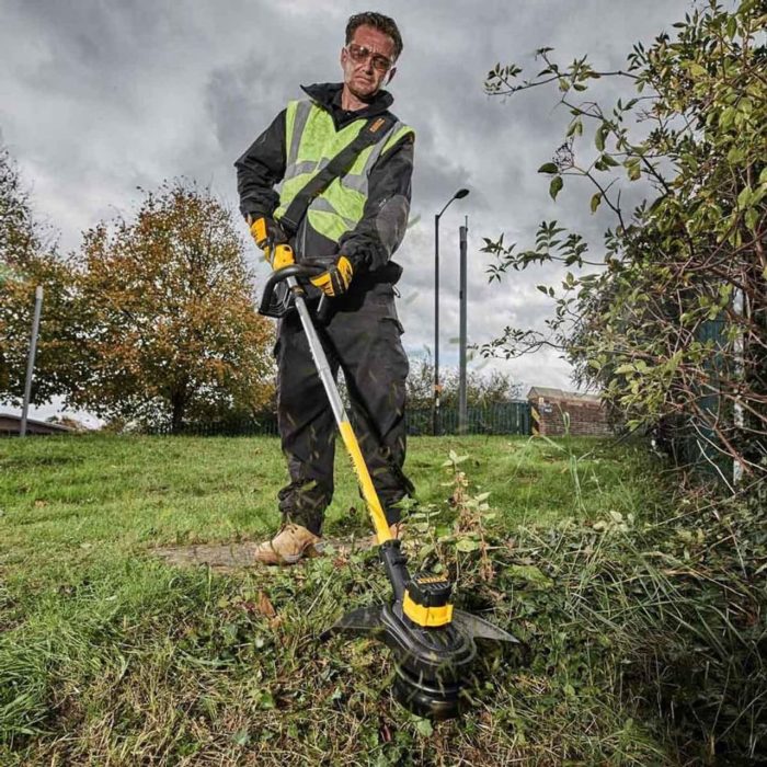 DEWALT 20V DCMST561N BRUSHLESS STRING GRASS TRIMMER - Image 6